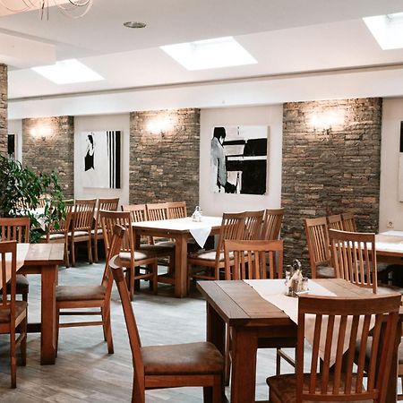 Hotel Centrum Призрен Экстерьер фото